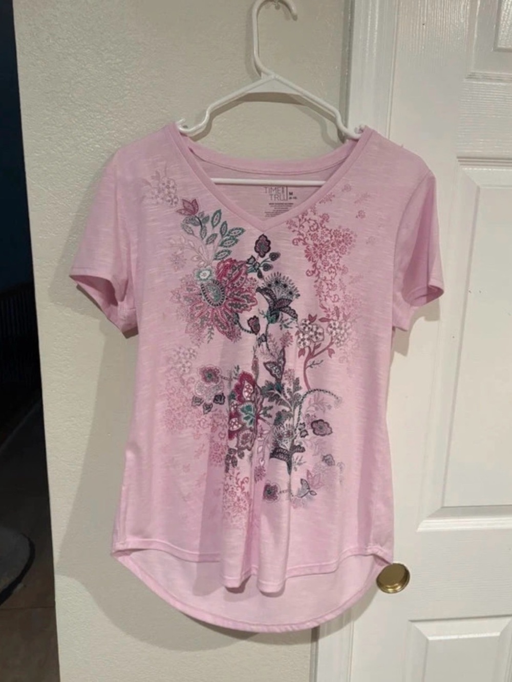 Time and Tru Light Pink Floral V-Neck Short Sleeve Tee